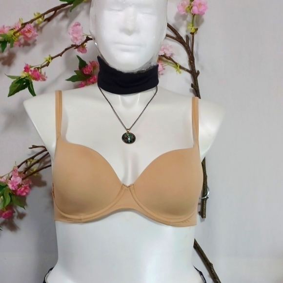 ROSE FAIA WOMENS BRA SIZE 32E IN A BEAUTIFUL TAN COLOR ♥️